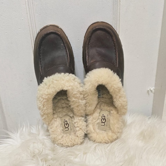 UGG Brown Leather Clogs.🌴 - Picture 5 of 8